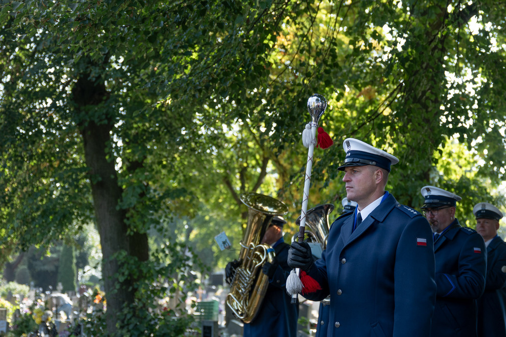 Uroczystość oznaczenia grobu insp. PP Wiktora Ludwikowskiego znakiem pamięci „Tobie Polsko” w Kędzierzynie-Koźlu. Fot.: IPN Krzysztof Łojko