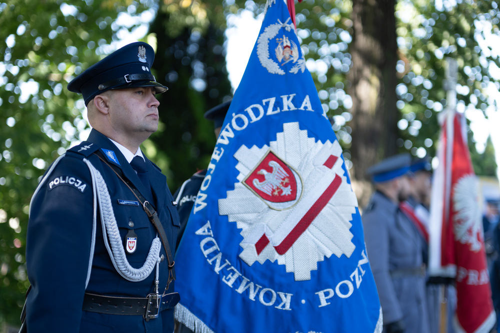 Uroczystość oznaczenia grobu insp. PP Wiktora Ludwikowskiego znakiem pamięci „Tobie Polsko” w Kędzierzynie-Koźlu. Fot.: IPN Krzysztof Łojko