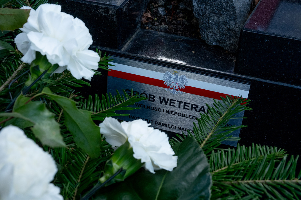 Uroczystość oznaczenia grobu insp. PP Wiktora Ludwikowskiego znakiem pamięci „Tobie Polsko” w Kędzierzynie-Koźlu. Fot.: IPN Krzysztof Łojko