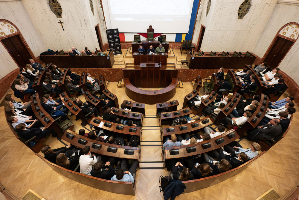 Konferencja edukacyjna dla młodzieży „Pod czerwoną gwiazdą – Górny Śląsk w 1945 r.”. Fot.: IPN Krzysztof Łojko