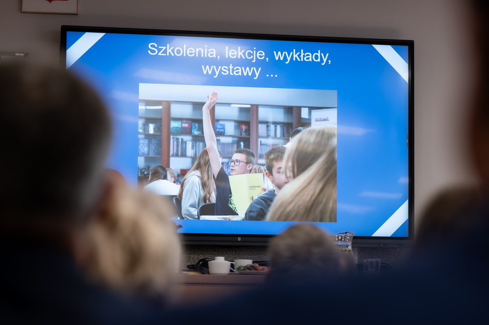 Oddział IPN w Katowicach przedstawił ofertę dla szkół Zakładu Doskonalenia Zawodowego. Fot.: IPN Krzysztof Łojko