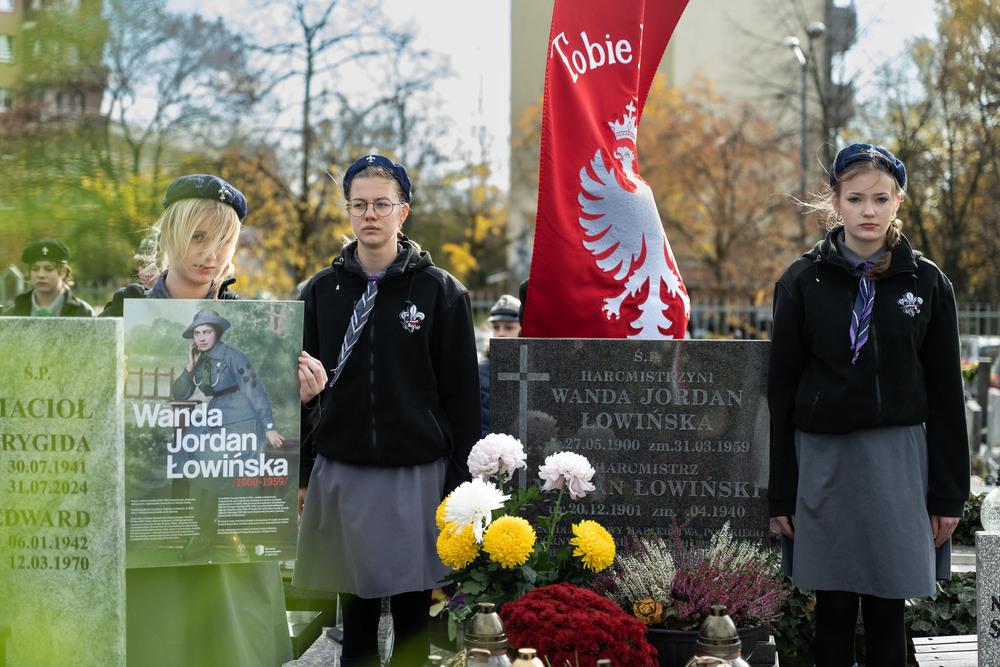 Uroczystość oznaczenia znakiem pamięci „Tobie Polsko” grobu uczestniczki III powstania śląskiego hm. Wandy Jordan-Łowińskiej – Katowice. Fot.: IPN Krzysztof Łojko