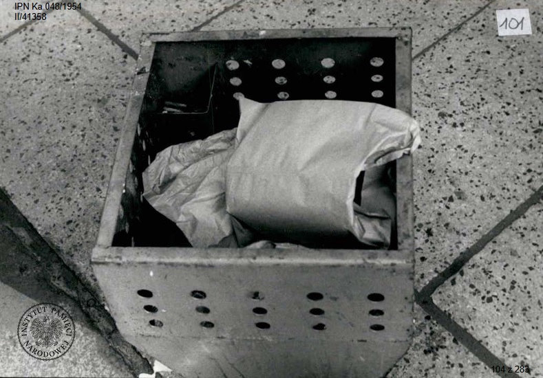 Ładunki w koszach na śmieci (IPN Ka 048/1954)