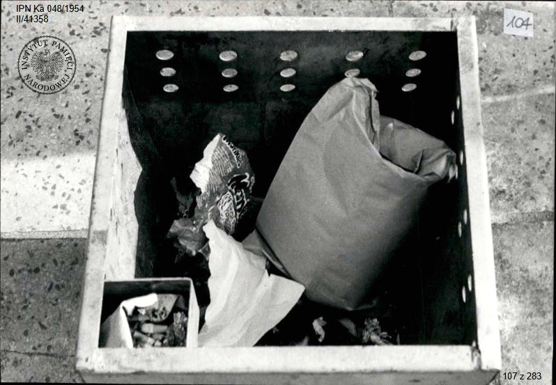 Ładunki w koszach na śmieci (IPN Ka 048/1954)