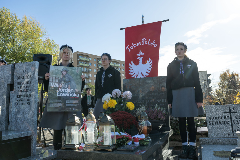 Uroczystość oznaczenia znakiem pamięci „Tobie Polsko” grobu uczestniczki III powstania śląskiego hm. Wandy Jordan-Łowińskiej – Katowice. Fot.: IPN Krzysztof Łojko