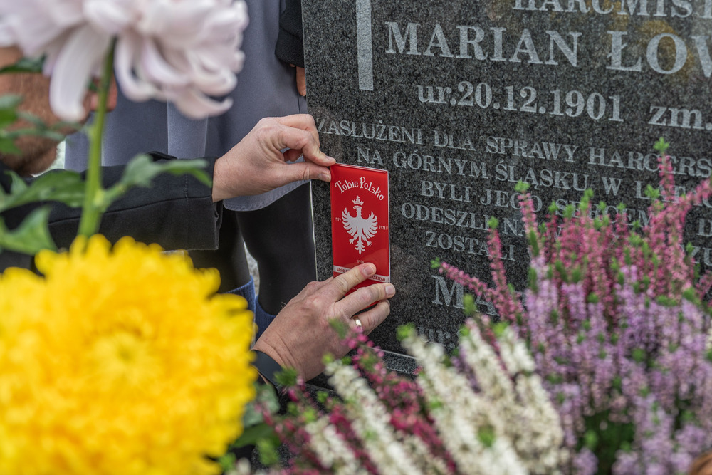 Uroczystość oznaczenia znakiem pamięci „Tobie Polsko” grobu uczestniczki III powstania śląskiego hm. Wandy Jordan-Łowińskiej – Katowice. Fot.: IPN Krzysztof Łojko