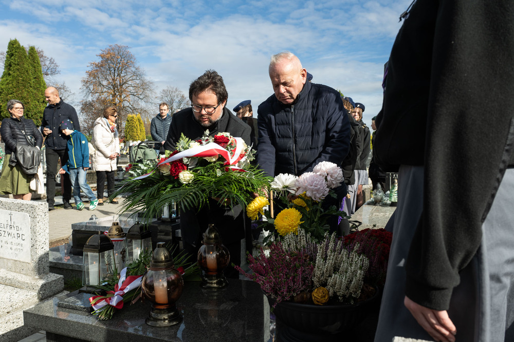 Uroczystość oznaczenia znakiem pamięci „Tobie Polsko” grobu uczestniczki III powstania śląskiego hm. Wandy Jordan-Łowińskiej – Katowice. Fot.: IPN Krzysztof Łojko