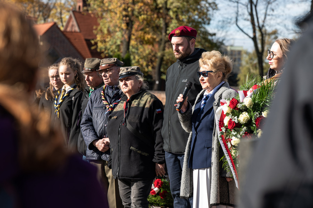Uroczystość oznaczenia znakiem pamięci „Tobie Polsko” grobu uczestniczki III powstania śląskiego hm. Wandy Jordan-Łowińskiej – Katowice. Fot.: IPN Krzysztof Łojko