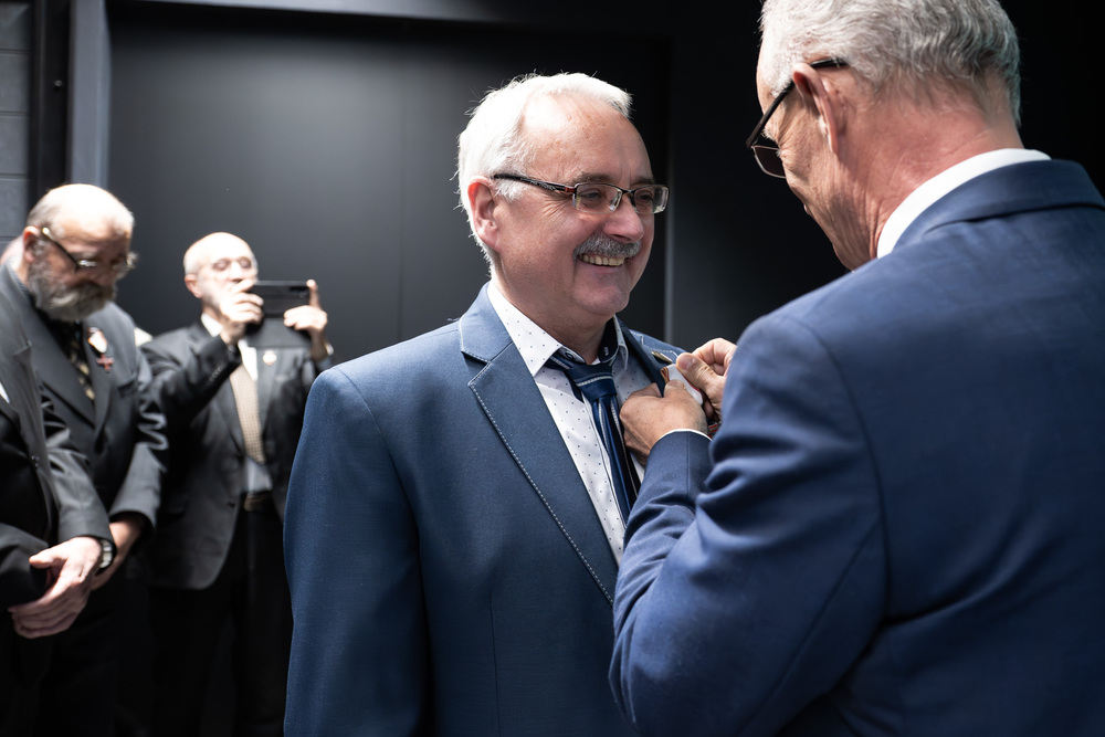 Galeria odznaczonych podczas uroczystości wręczenia Krzyży Wolności i Solidarności. Fot.: IPN Krzysztof Łojko