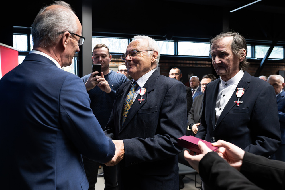 Galeria odznaczonych podczas uroczystości wręczenia Krzyży Wolności i Solidarności. Fot.: IPN Krzysztof Łojko