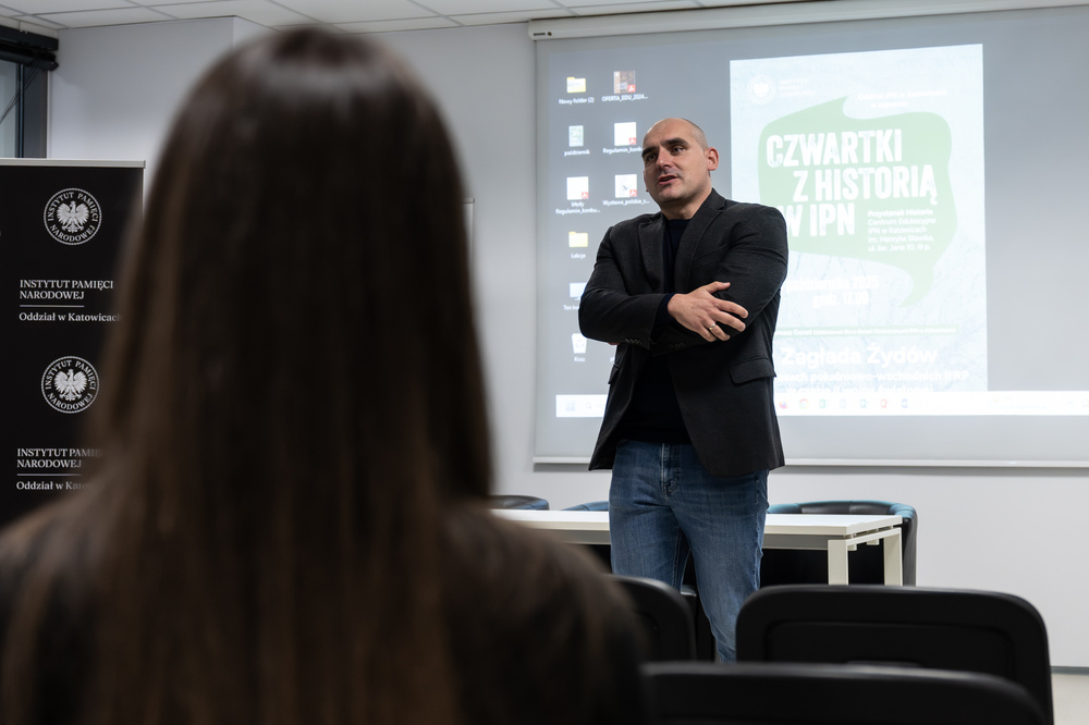 Wykład dr. Tomasza Goneta „Zagłada Żydów na kresach południowo-wschodnich II RP w czasie II wojny światowej” w ramach cyklu „Czwartki z historią”. Fot.: IPN Krzysztof Łojko