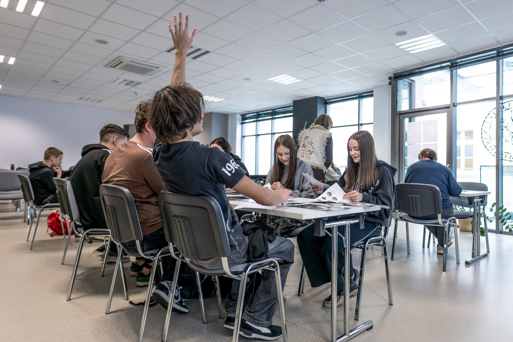 Zajęcia, które uczą pamięci: uczniowie prowadzą „Śledztwo katyńskie”. Fot.: IPN Krzysztof Łojko