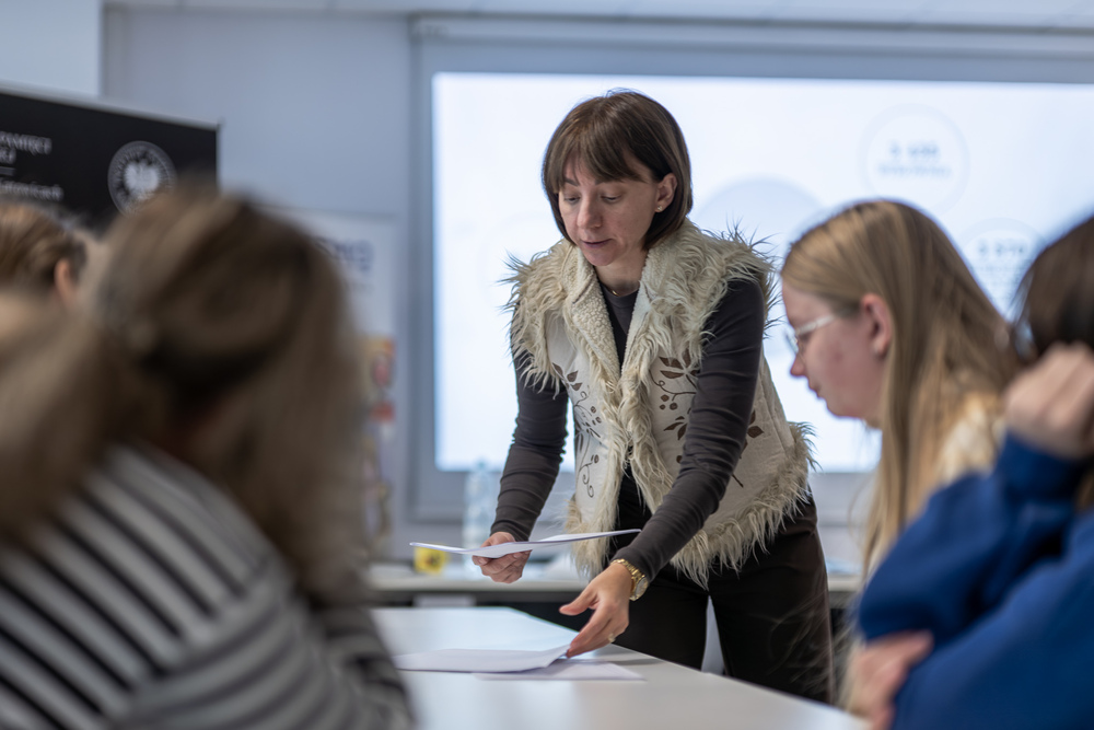 Zajęcia, które uczą pamięci: uczniowie prowadzą „Śledztwo katyńskie”. Fot.: IPN Krzysztof Łojko