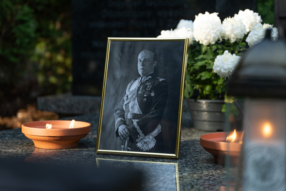 Uroczystość oznaczenia grobu gen. broni Leona Berbeckiego plakietą „Grób Weterana Walk o Wolność i Niepodległość Polski”. Fot.: IPN Krzysztof Łojko