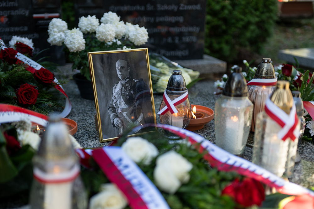 Uroczystość oznaczenia grobu gen. broni Leona Berbeckiego plakietą „Grób Weterana Walk o Wolność i Niepodległość Polski”. Fot.: IPN Krzysztof Łojko