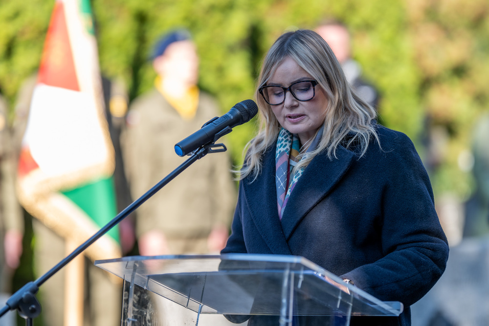 Uroczystość oznaczenia grobu gen. broni Leona Berbeckiego plakietą „Grób Weterana Walk o Wolność i Niepodległość Polski”. Fot.: IPN Krzysztof Łojko