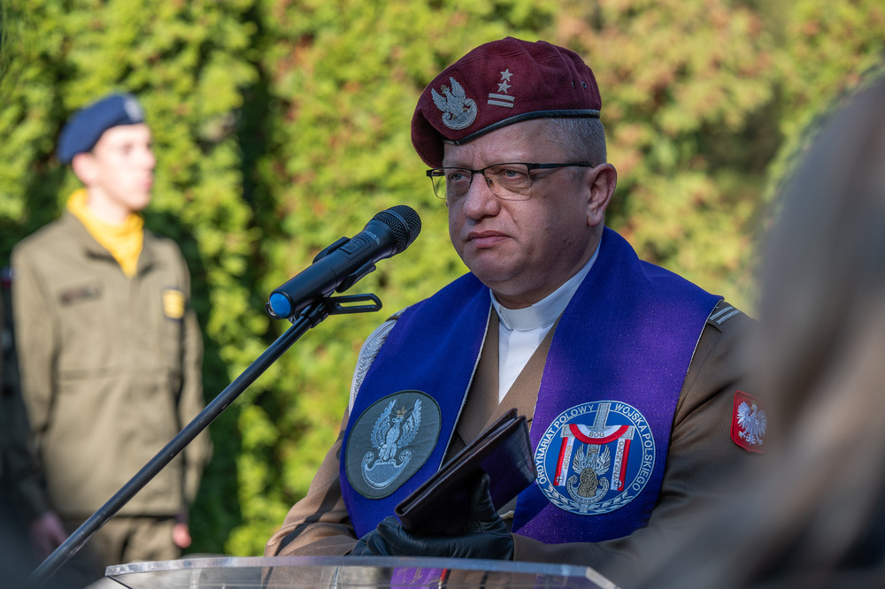 Uroczystość oznaczenia grobu gen. broni Leona Berbeckiego plakietą „Grób Weterana Walk o Wolność i Niepodległość Polski”. Fot.: IPN Krzysztof Łojko