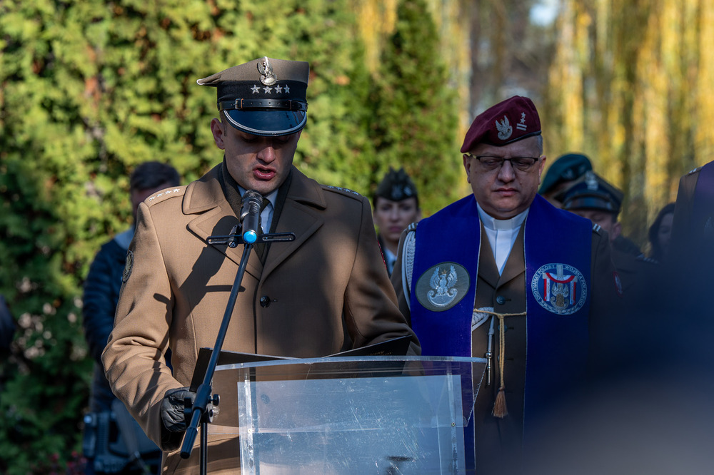 Uroczystość oznaczenia grobu gen. broni Leona Berbeckiego plakietą „Grób Weterana Walk o Wolność i Niepodległość Polski”. Fot.: IPN Krzysztof Łojko