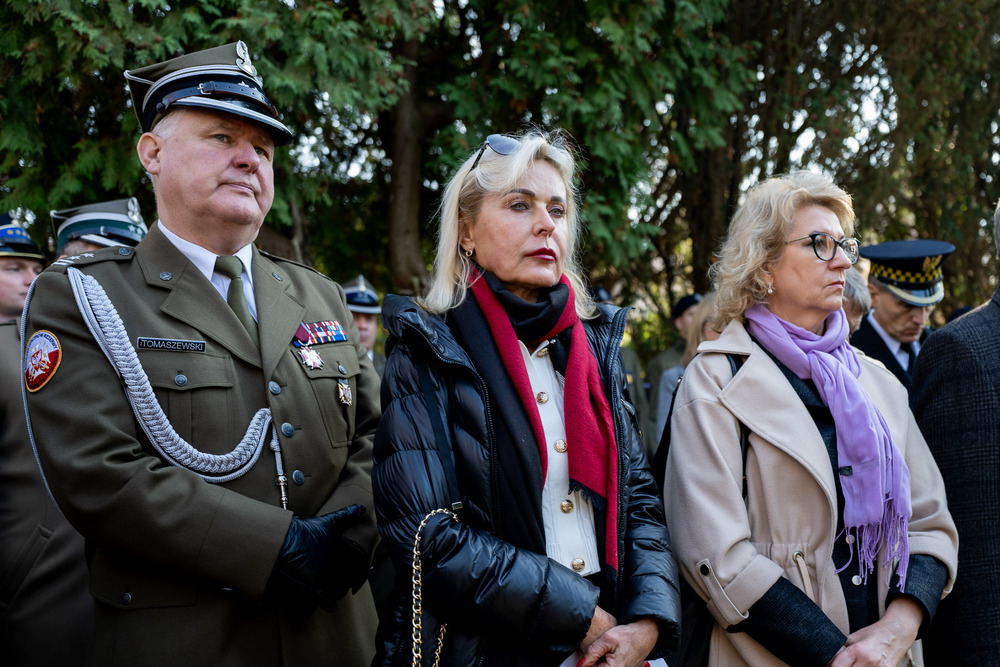 Uroczystość oznaczenia grobu gen. broni Leona Berbeckiego plakietą „Grób Weterana Walk o Wolność i Niepodległość Polski”. Fot.: IPN Krzysztof Łojko