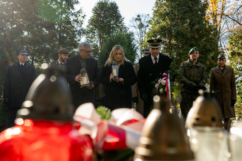 Uroczystość oznaczenia grobu gen. broni Leona Berbeckiego plakietą „Grób Weterana Walk o Wolność i Niepodległość Polski”. Fot.: IPN Krzysztof Łojko