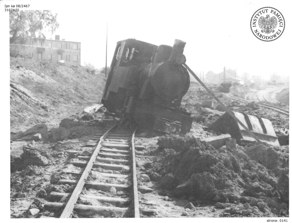 Parowozy wykolejone w Brynowie w październiku 1953 r. (IPN Ka 08/2467)