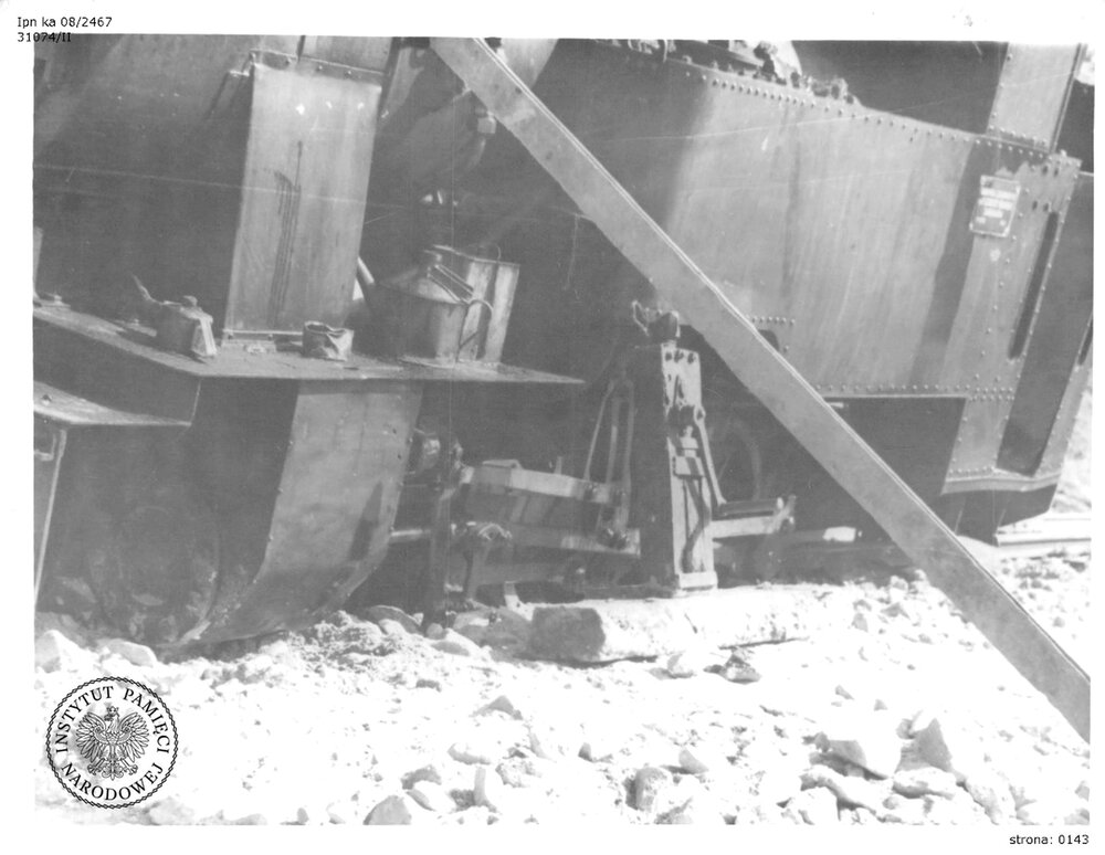 Parowozy wykolejone w Brynowie w październiku 1953 r. (IPN Ka 08/2467)