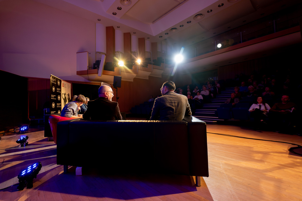 Słuchanie w ciemnościach „Po prostu Korfanty” – Katowice, 15 listopada 2025. Fot.: IPN Krzysztof Łojko