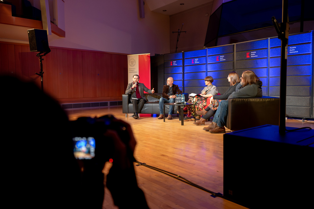 Słuchanie w ciemnościach „Po prostu Korfanty” – Katowice, 15 listopada 2025. Fot.: IPN Krzysztof Łojko