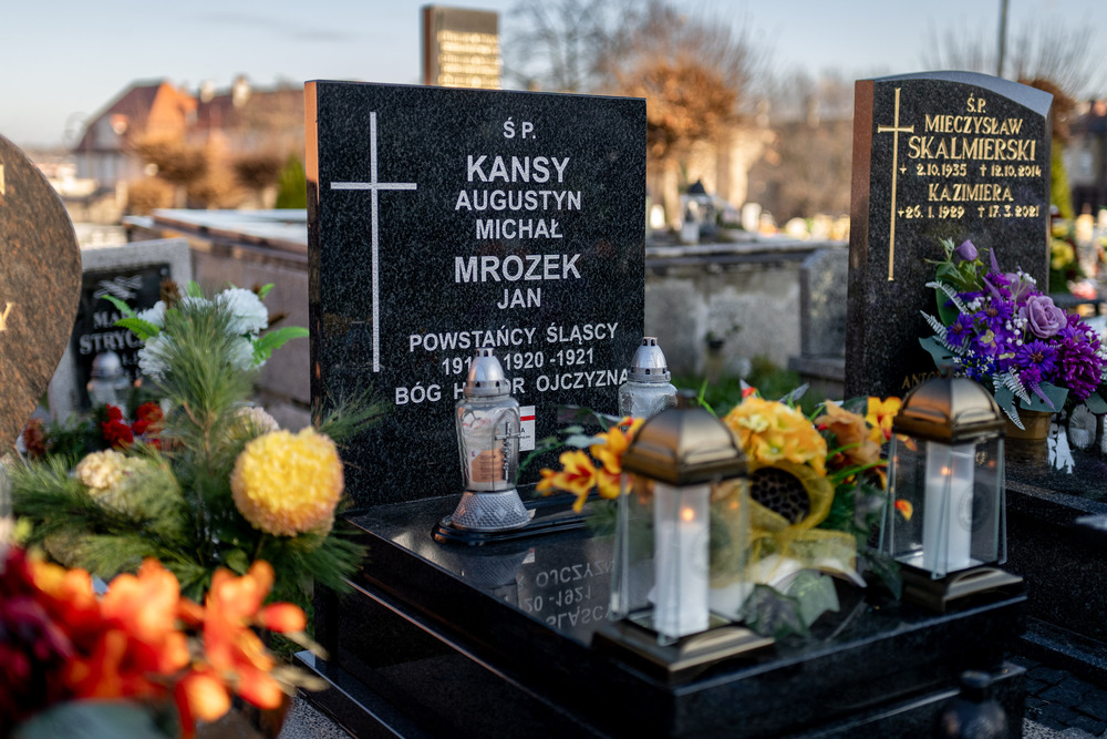 Uhonorowaliśmy Powstańców Śląskich w Chorzowie znakiem pamięci Tobie Polsko. Fot.: IPN Krzysztof Łojko