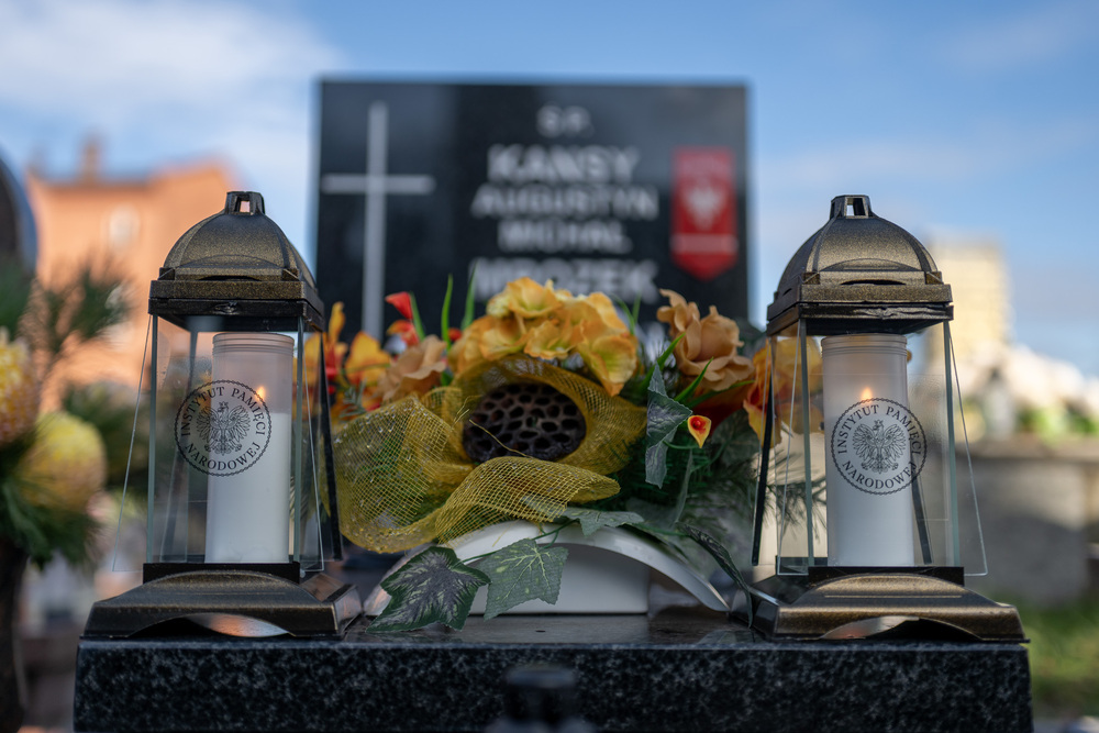 Uhonorowaliśmy Powstańców Śląskich w Chorzowie znakiem pamięci Tobie Polsko. Fot.: IPN Krzysztof Łojko