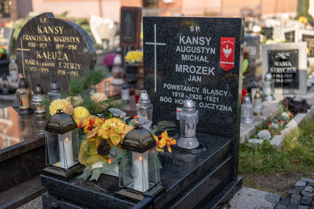 Uhonorowaliśmy Powstańców Śląskich w Chorzowie znakiem pamięci Tobie Polsko. Fot.: IPN Krzysztof Łojko