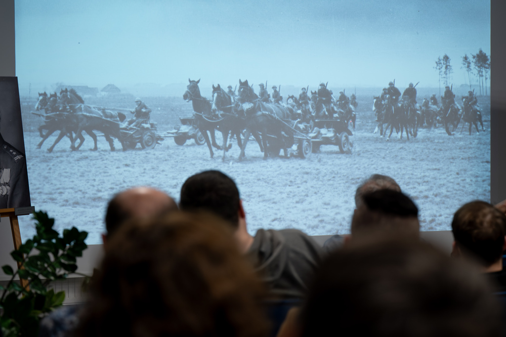 Wykład Adama Kurusa „Nieznane fakty o boju Wołyńskiej Brygady Kawalerii pod Mokrą 1 IX 1939”. Fot.: IPN Krzysztof Łojko