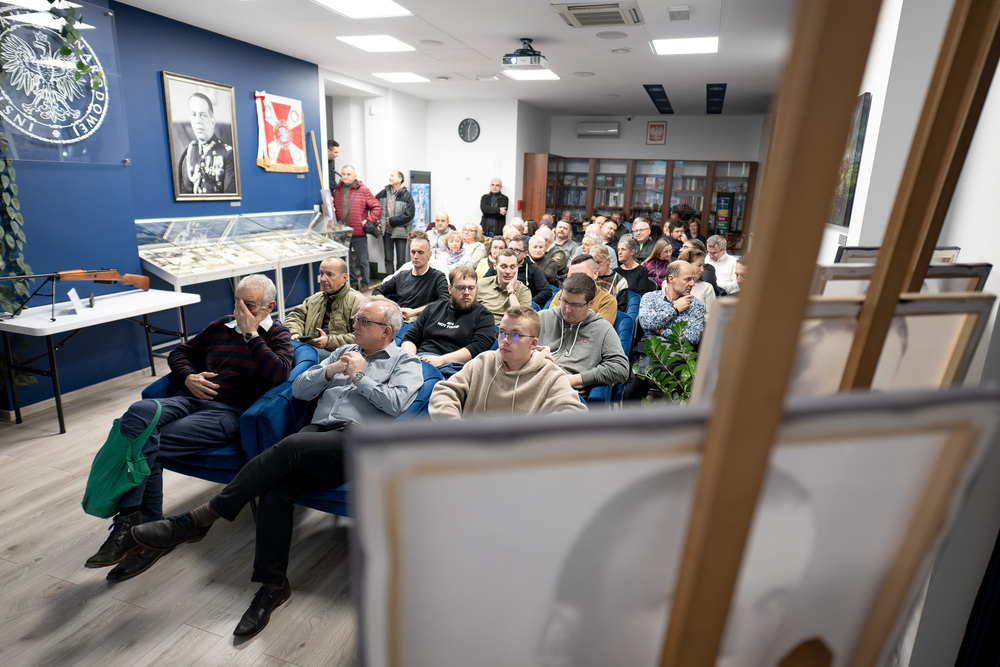 Wykład Adama Kurusa „Nieznane fakty o boju Wołyńskiej Brygady Kawalerii pod Mokrą 1 IX 1939”. Fot.: IPN Krzysztof Łojko