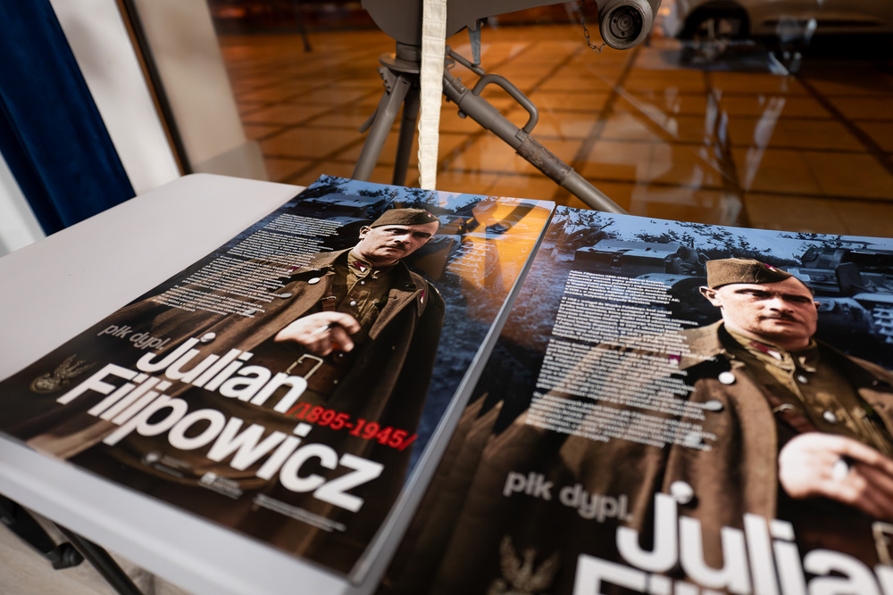 Wykład Adama Kurusa „Nieznane fakty o boju Wołyńskiej Brygady Kawalerii pod Mokrą 1 IX 1939”. Fot.: IPN Krzysztof Łojko