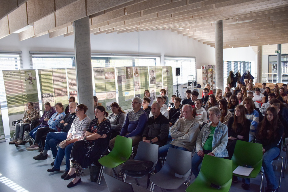 Zajęcia edukacyjne IPN w regionie częstochowskim. Fot. LUBITEKA Miejsko-Powiatowa Biblioteka Publiczna im. Józefa Lompy w Lublińcu