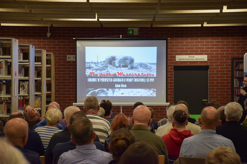Zajęcia edukacyjne IPN w regionie częstochowskim. Fot. LUBITEKA Miejsko-Powiatowa Biblioteka Publiczna im. Józefa Lompy w Lublińcu