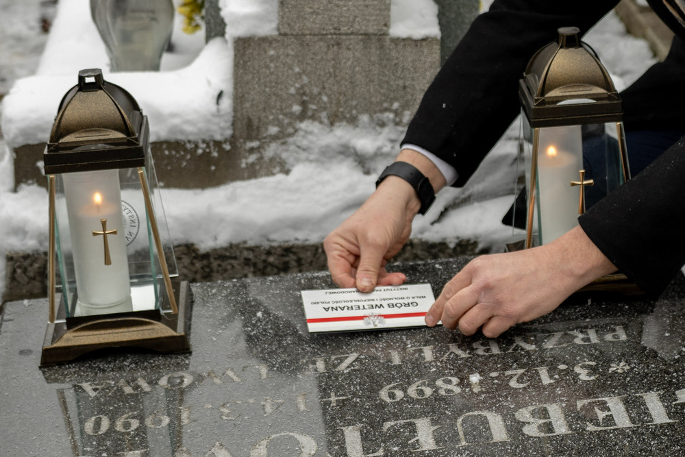 Uroczystość oznaczenia grobu obrońcy Lwowa śp. Ludwika Giebułtowicza plakietą „Grób Weterana Walk o Wolność i Niepodległość Polski”. Fot.: IPN Krzysztof Łojko