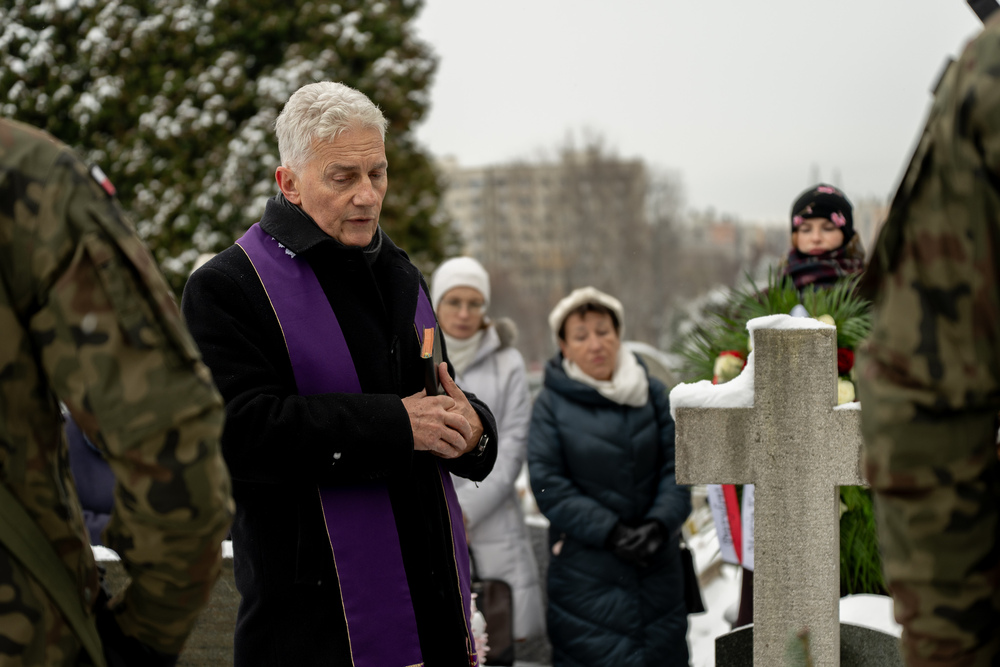 Uroczystość oznaczenia grobu obrońcy Lwowa śp. Ludwika Giebułtowicza plakietą „Grób Weterana Walk o Wolność i Niepodległość Polski”. Fot.: IPN Krzysztof Łojko