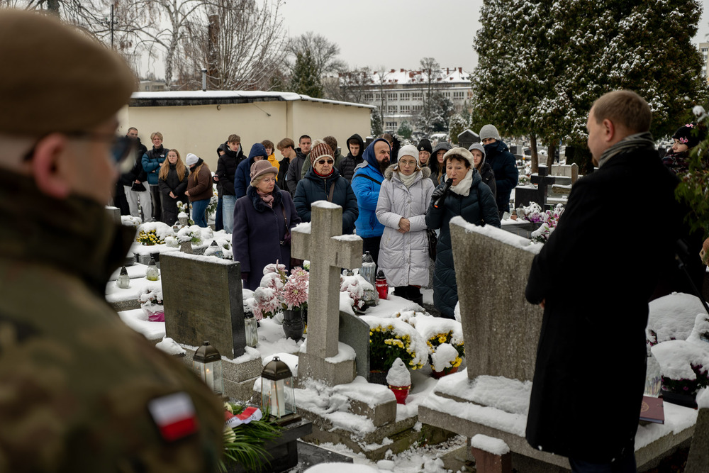 Uroczystość oznaczenia grobu obrońcy Lwowa śp. Ludwika Giebułtowicza plakietą „Grób Weterana Walk o Wolność i Niepodległość Polski”. Fot.: IPN Krzysztof Łojko
