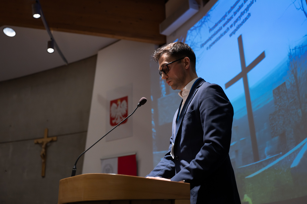 „Krajobraz powstańczy na polskich cmentarzach. Studium przypadków grobów powstańców ujętych w ewidencji grobów weteranów walk o wolność i niepodległość Polski”. Fot.: IPN Krzysztof Łojko