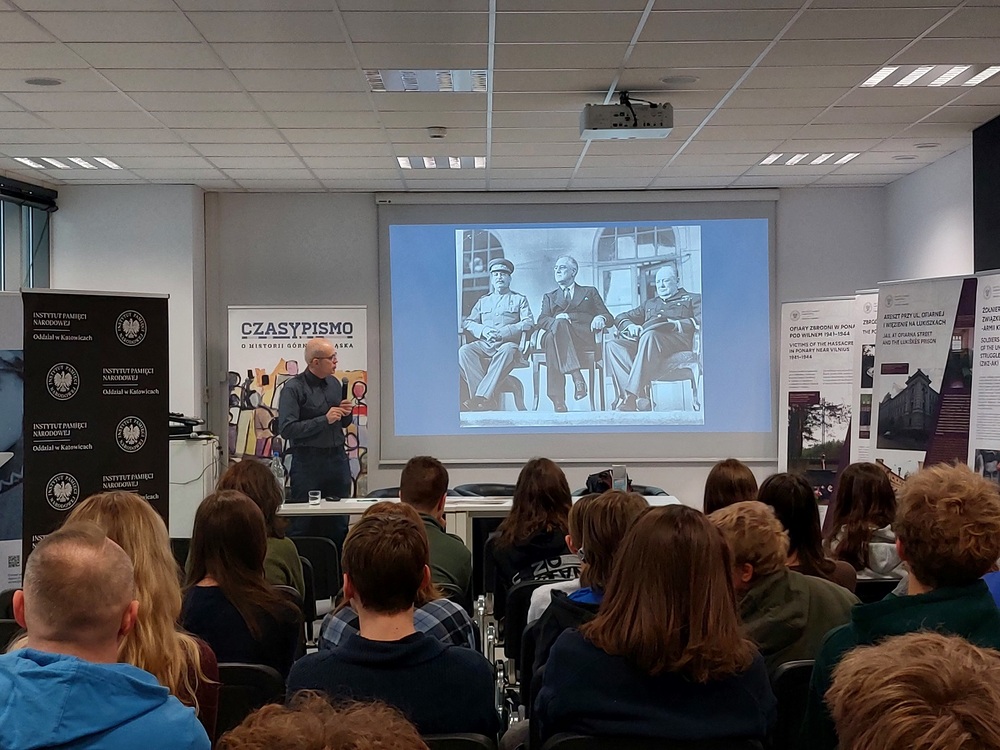 Warsztaty w ramach projektu IPN „Łączka i inne miejsca poszukiwań“. Fot. Angelika Blinda/IPN