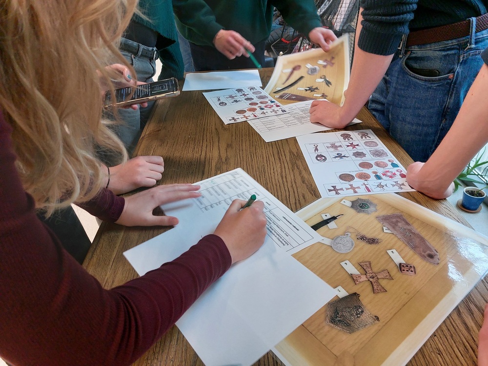 Warsztaty w ramach projektu IPN „Łączka i inne miejsca poszukiwań“. Fot. Angelika Blinda/IPN