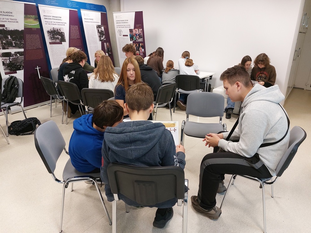 Warsztaty w ramach projektu IPN „Łączka i inne miejsca poszukiwań“. Fot. Angelika Blinda/IPN