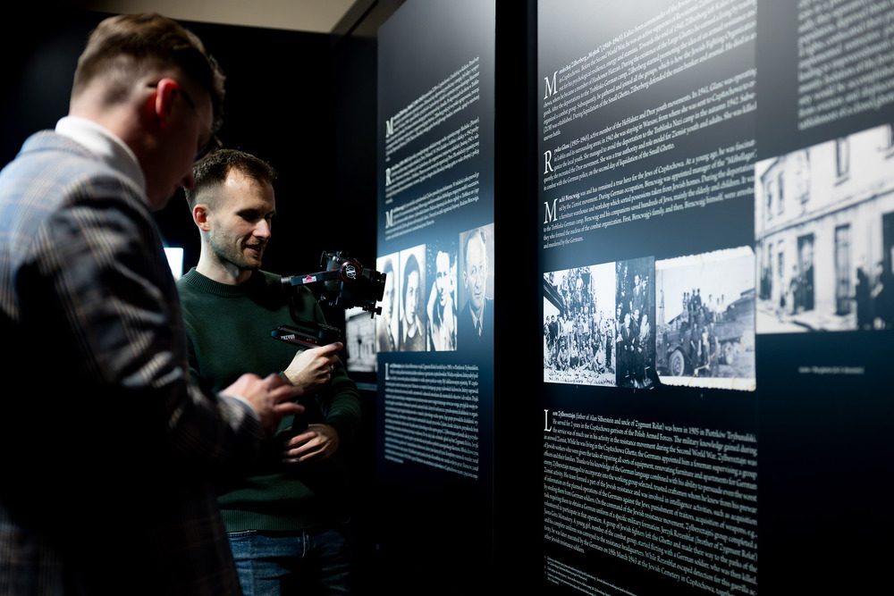 Zdjęcia zakulisowe filmu Niemcy zamknęli tu 50 tysięcy ludzi... Fot.: IPN Krzysztof Łojko