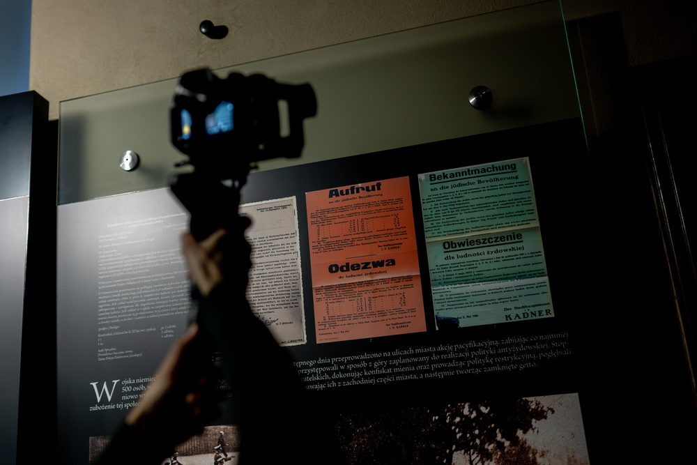 Zdjęcia zakulisowe filmu Niemcy zamknęli tu 50 tysięcy ludzi... Fot.: IPN Krzysztof Łojko