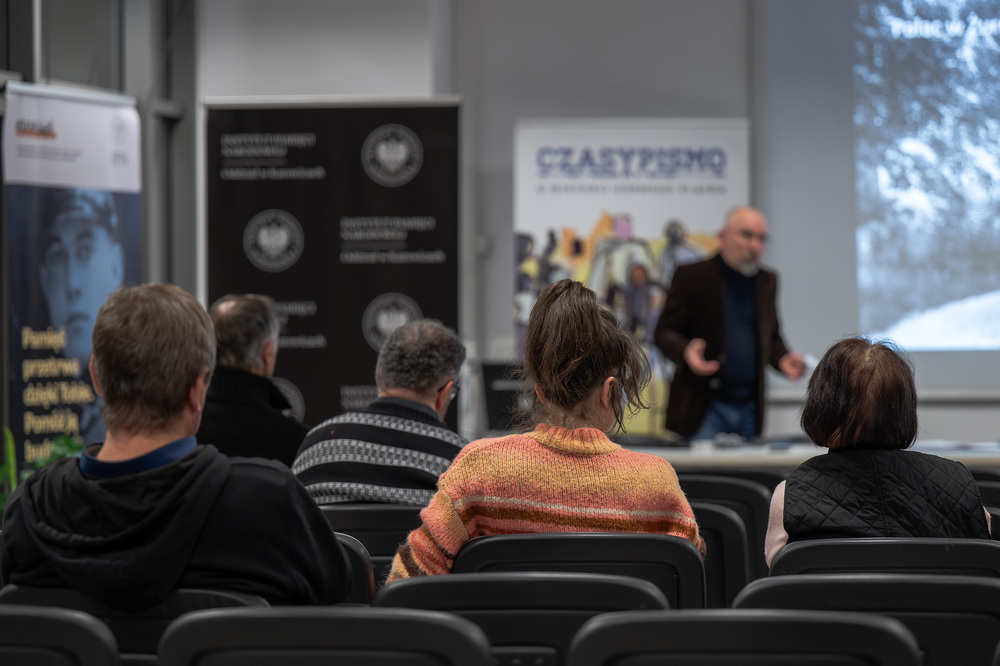 Wykład Ryszarda Mozgola „Między Wołyniem a Lozanną. Emanuel Małyński – kresowy ziemianin, sportowiec, publicysta”. Fot.: IPN Krzysztof Łojko