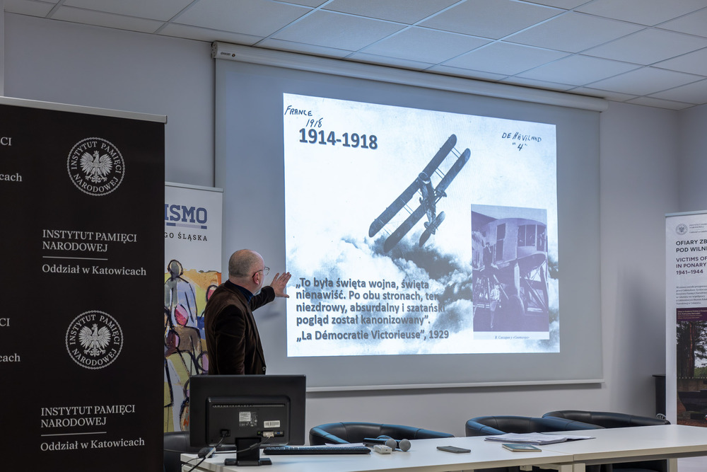 Wykład Ryszarda Mozgola „Między Wołyniem a Lozanną. Emanuel Małyński – kresowy ziemianin, sportowiec, publicysta”. Fot.: IPN Krzysztof Łojko