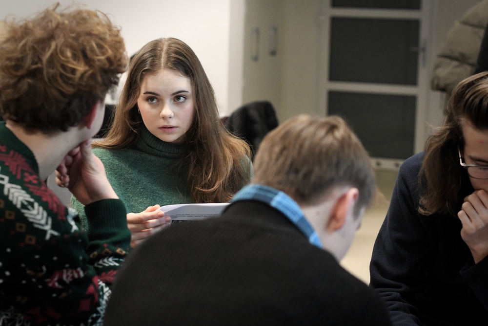 Spotkanie w ramach projektu edukacyjnego „Łączka i inne miejsca poszukiwań". Fot. Adam Kondracki/IPN