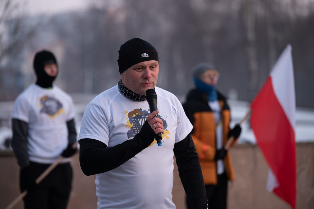 Bieg Pamięci ze Światłem Pokoju: sztafeta młodzieży z Oświęcimia do Gliwic – 19 stycznia 2026. Fot.: IPN Krzysztof Łojko