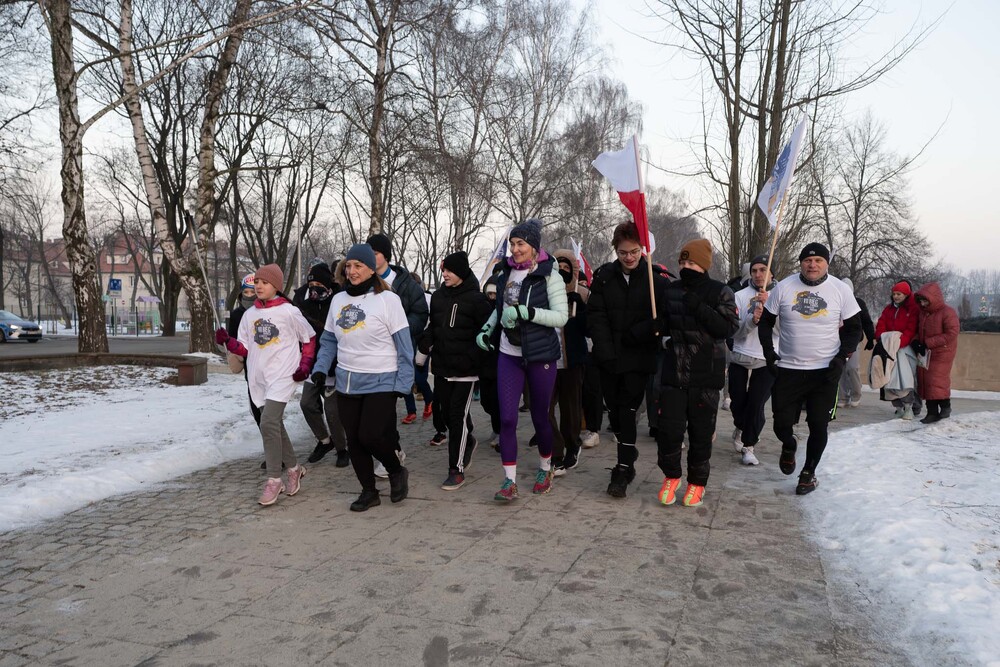 Bieg Pamięci ze Światłem Pokoju: sztafeta młodzieży z Oświęcimia do Gliwic – 19 stycznia 2026. Fot.: IPN Krzysztof Łojko